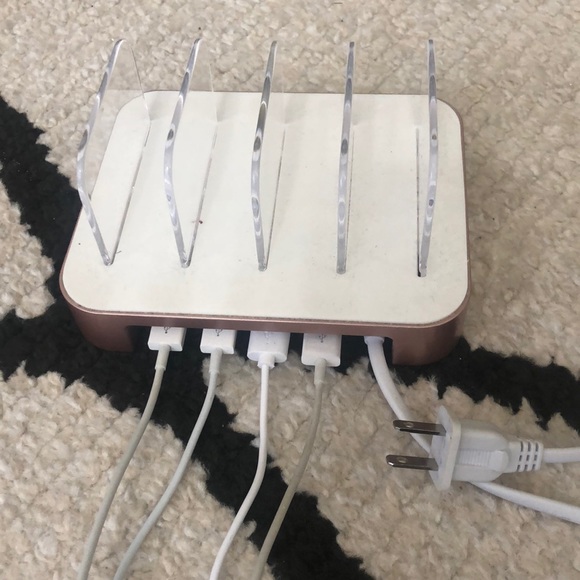 4-Slot Electronics Charging Station Organizer phones/tablets - Picture 2 of 5